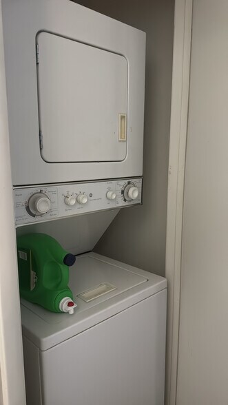 Building Photo - 5111 S Lindell Rd