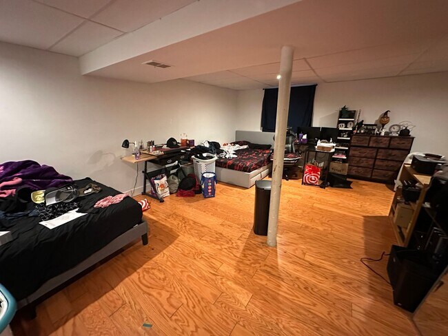 Building Photo - 117 Winston Dr