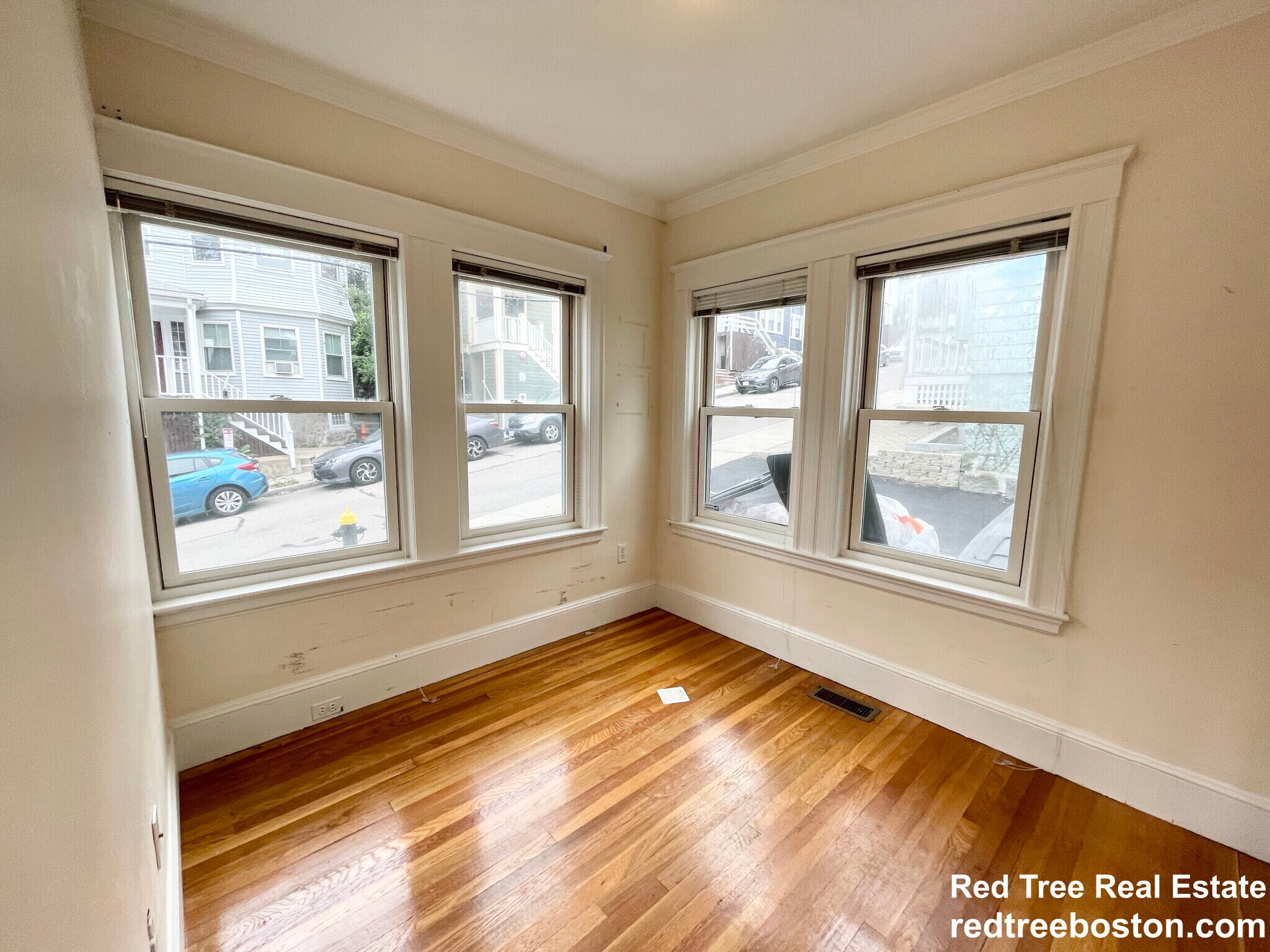 Building Photo - 15 Sunset St