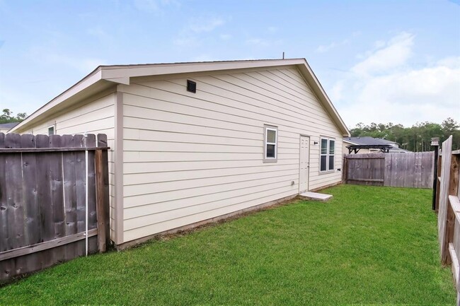 Building Photo - 15678 Briar Forest Dr
