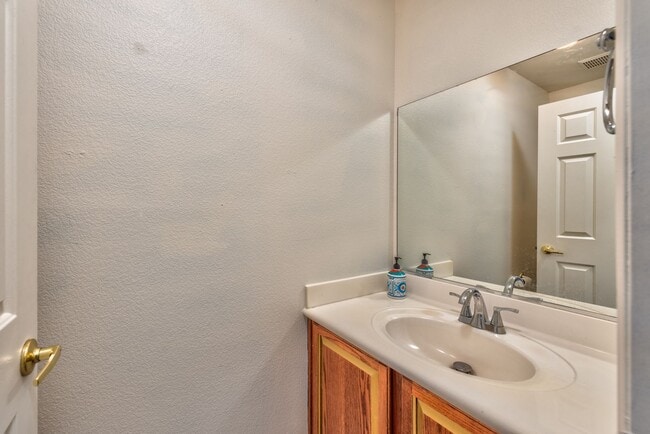 Building Photo - 9304 Pokeweed Ct