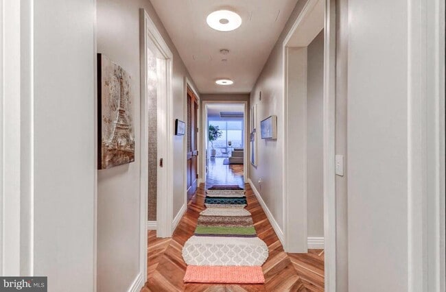 Building Photo - 300 International Drive