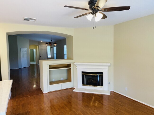 Building Photo - 30962 Crystalaire Dr
