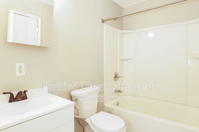 Building Photo - 401 Gregory St SW