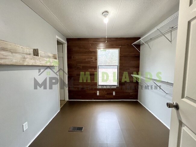 Building Photo - 240 Rister Rd