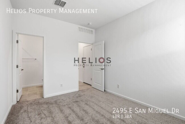 Building Photo - 2495 E San Miguel Dr