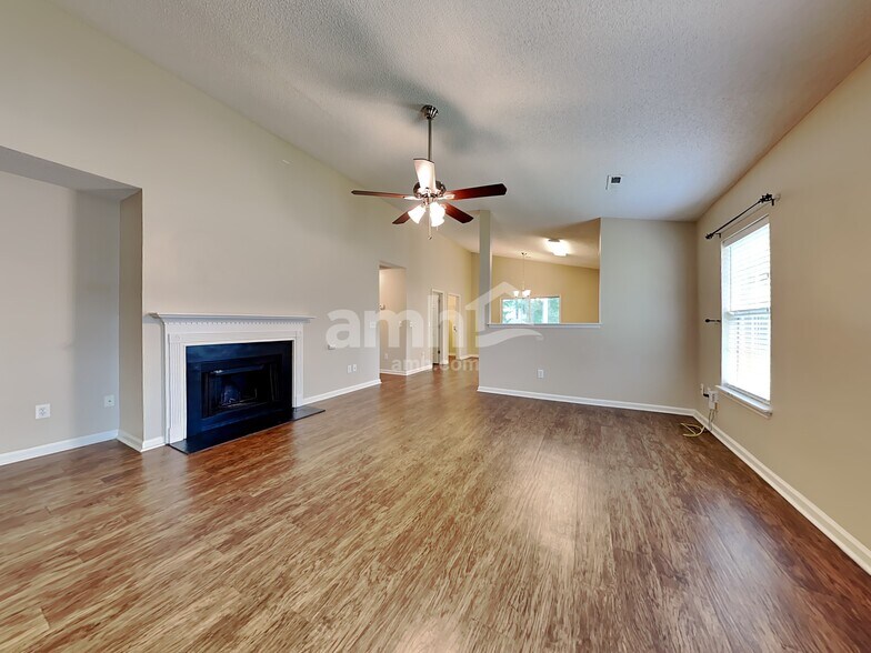 Building Photo - 108 Elbow Cir