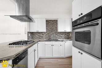 Building Photo - 12287 NE 7th Ave