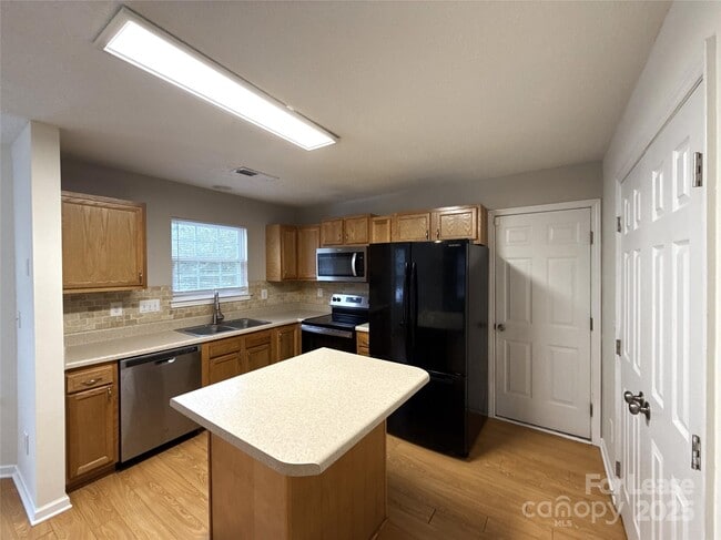 Building Photo - 9806 Baxter Caldwell Dr