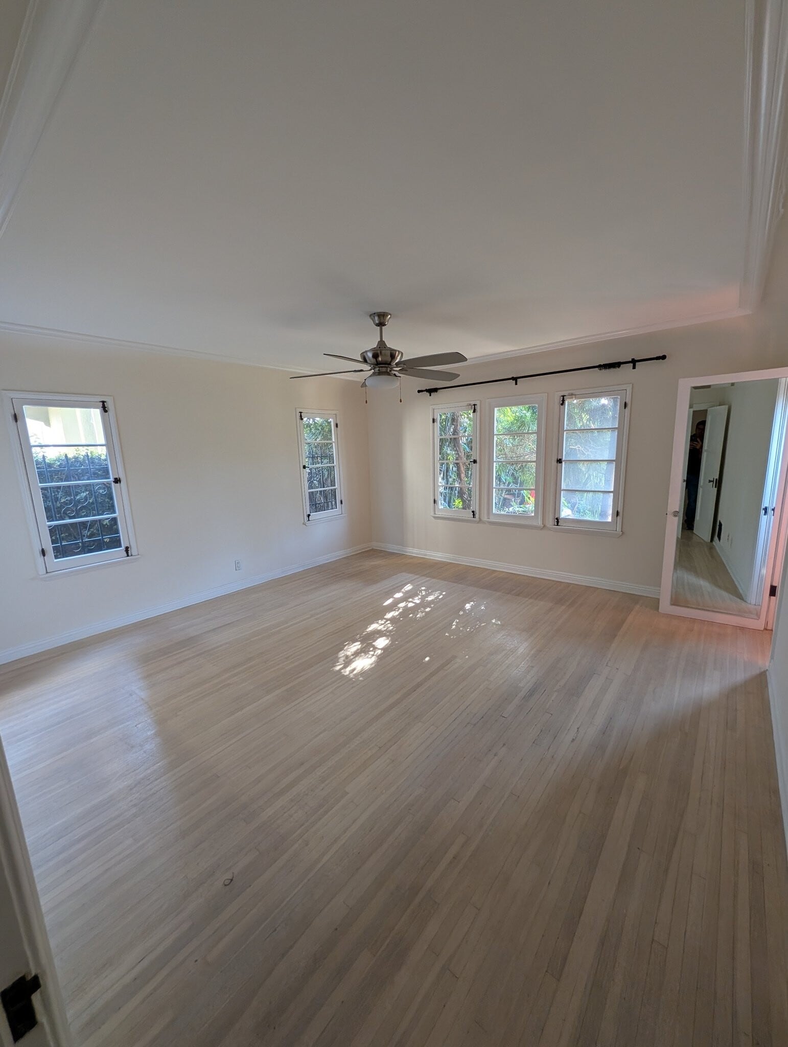 Building Photo - 1123 S Crescent Heights Blvd