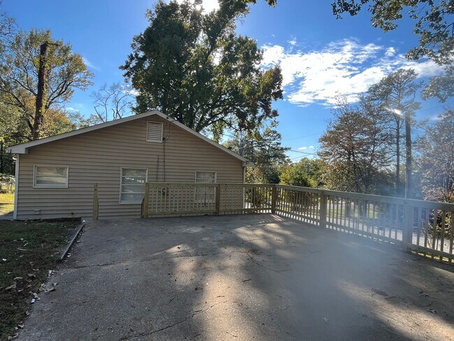 Building Photo - **ON HOLD**Near Ft. Benning/Columbus, GA 3 Bedroom / 2 Bathroom Home for Rent***