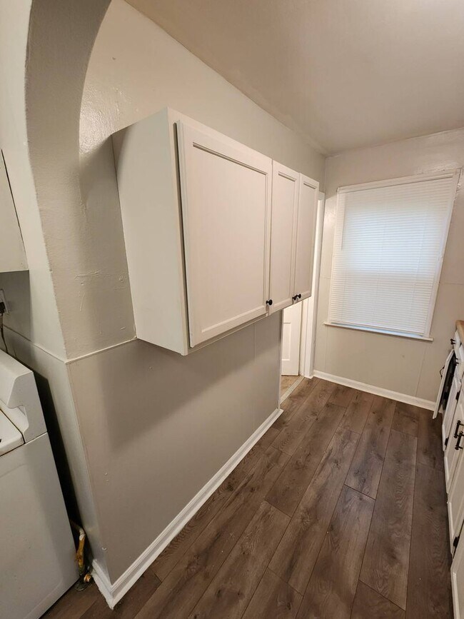 Building Photo - 4091 E 81st St