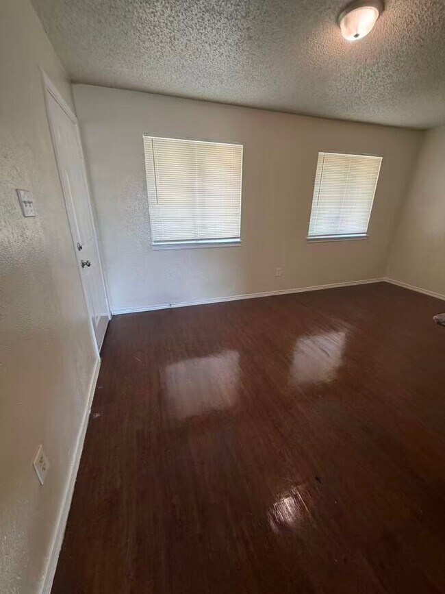 Building Photo - 1429 Whippoorwill Dr