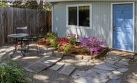 Building Photo - 1825 Siskiyou Blvd