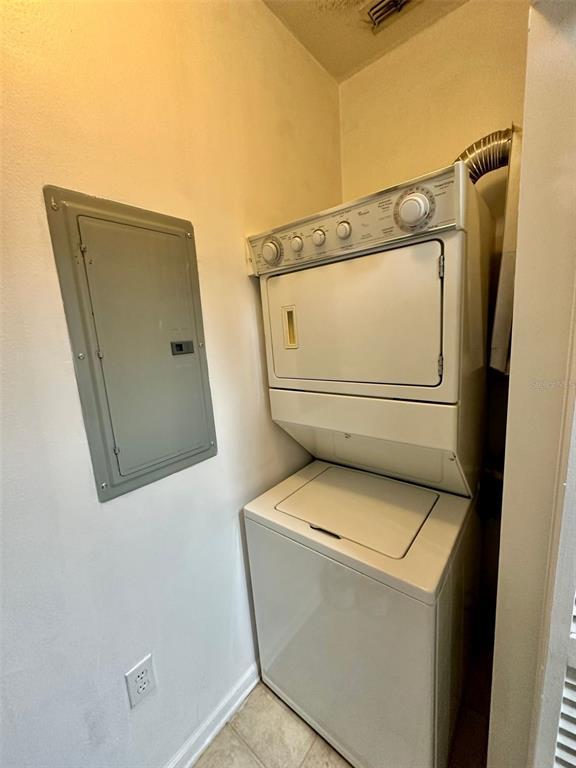 Building Photo - 12825 Madison Pointe Cir