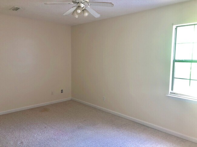 Building Photo - 2 BR 2.5 bath townhouse close to Troy University