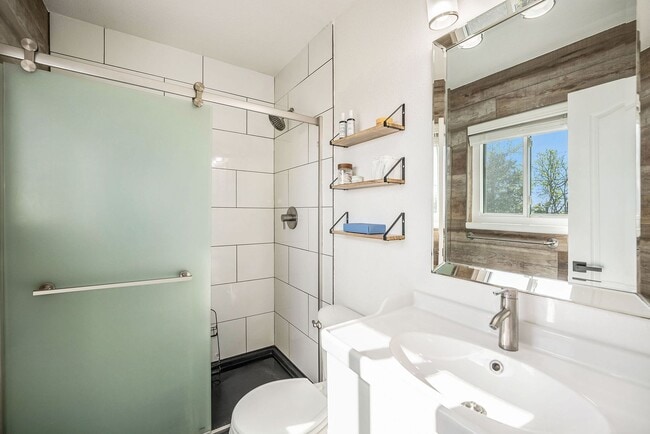 Building Photo - Spacious Home and a Hobbyist Dream w/Large...