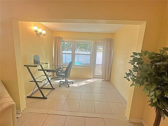 Building Photo - 4500 E Bay Dr