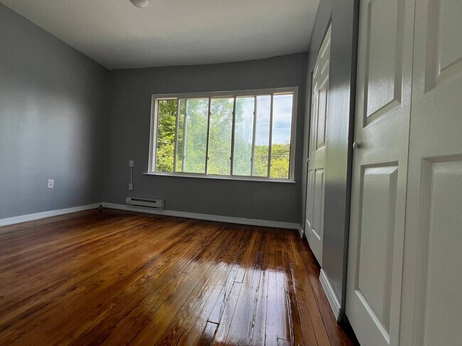 Building Photo - 27 Alton Pl