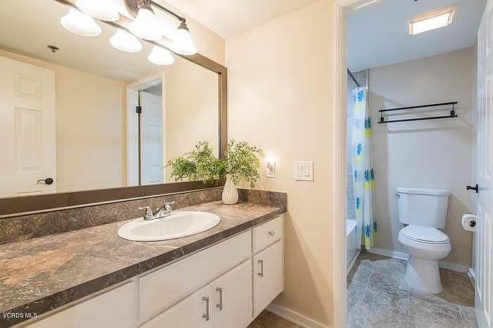 Building Photo - 653 Oak Run Trl