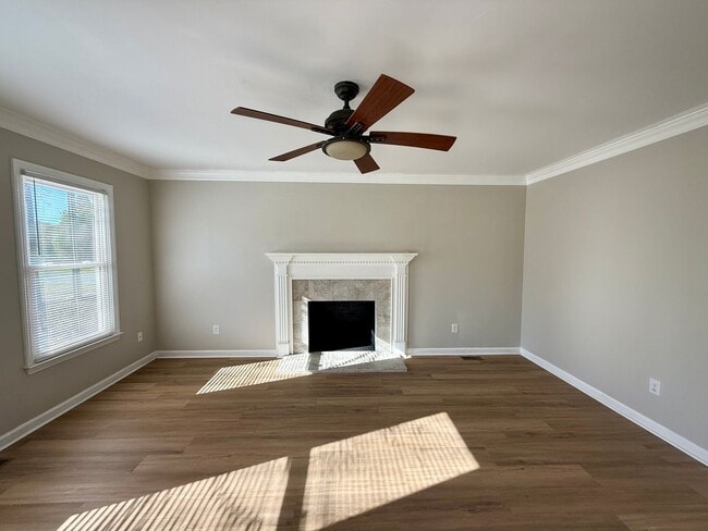 Building Photo - Three bedroom, 2 bath house in Elon