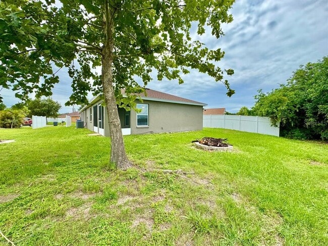 Building Photo - 11346 Southwind Lake Dr