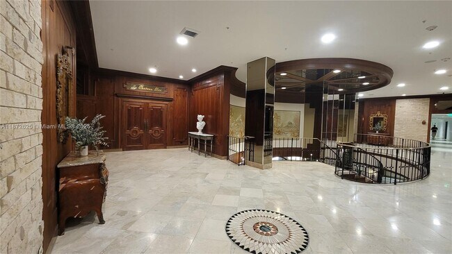 Building Photo - 6039 Collins Ave