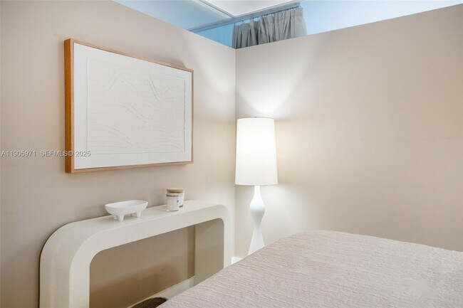 Building Photo - 2301 Collins Ave