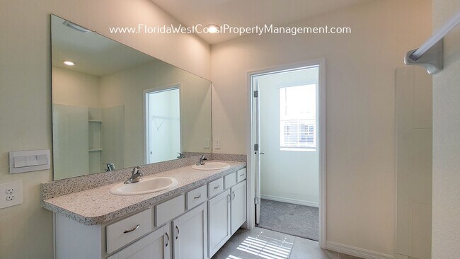 Building Photo - 5680 Woodland Sage Dr
