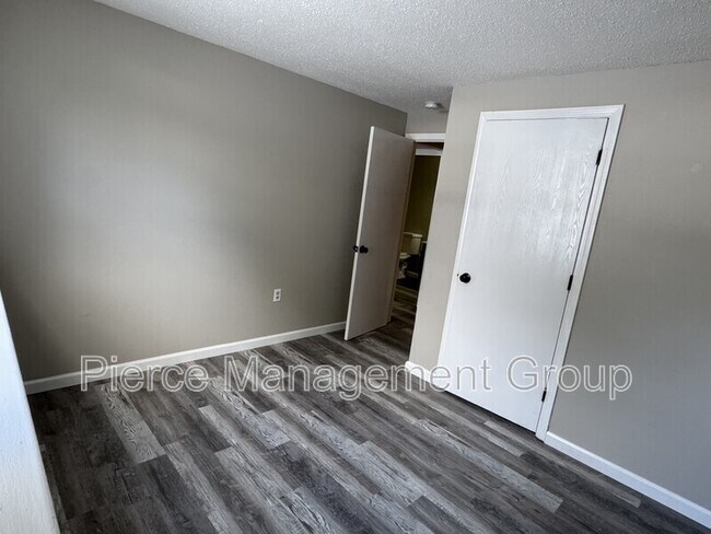 Building Photo - 20 Wolf Rd