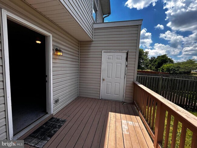 Building Photo - 149 Lexington Ct