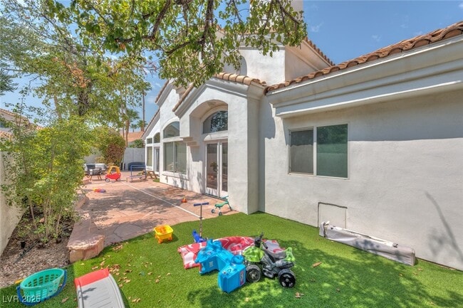 Building Photo - 8129 Pacific Cove Dr