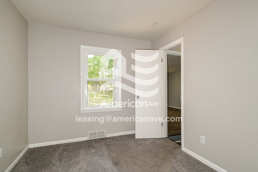 Building Photo - 9101 Bel Cour Dr