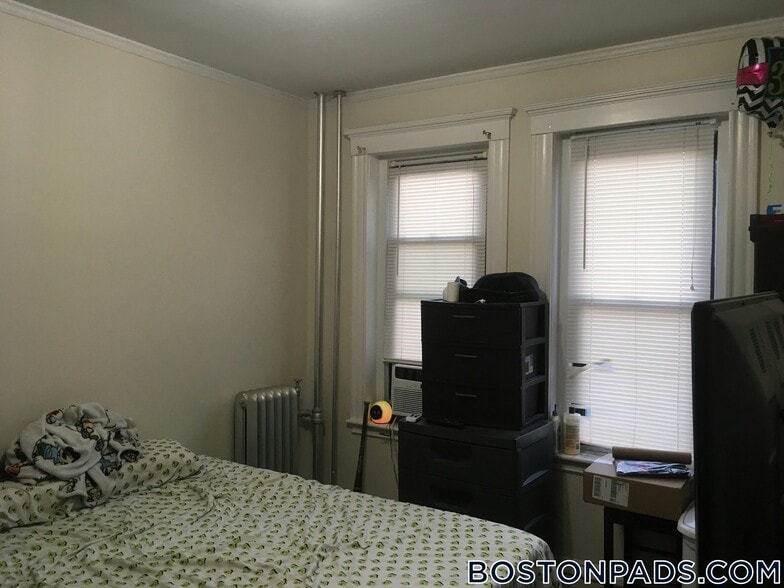 Building Photo - 17-19-19 Washington St S