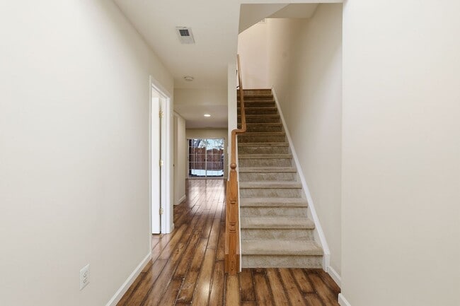 Building Photo - Unbeatable location near Lake Ridge Park and Marina, offering boating, fishing, wildlife and bird...