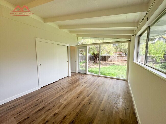 Building Photo - 18731 Hanna Dr