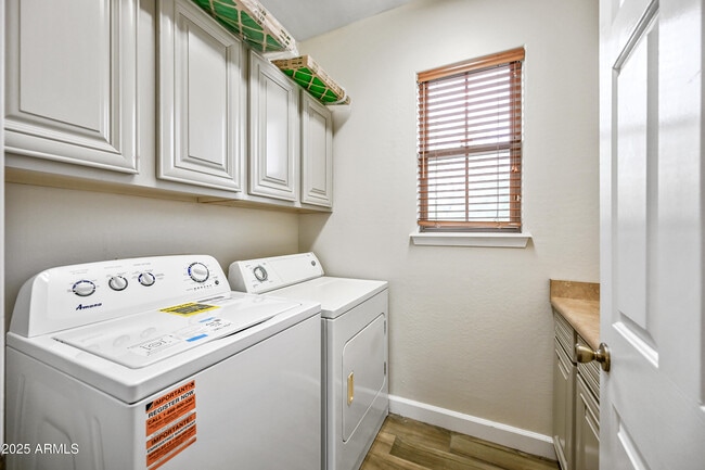 Building Photo - 15340 W Dahlia Dr