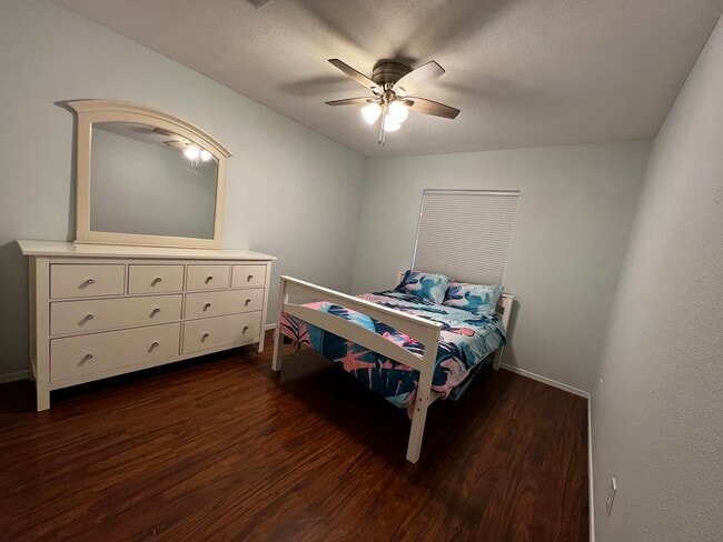 Building Photo - 8443 Forget Me not St