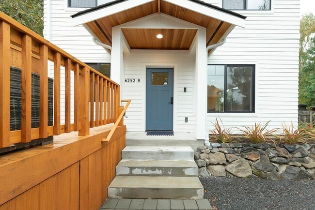 Building Photo - 6252 52nd Ave NE