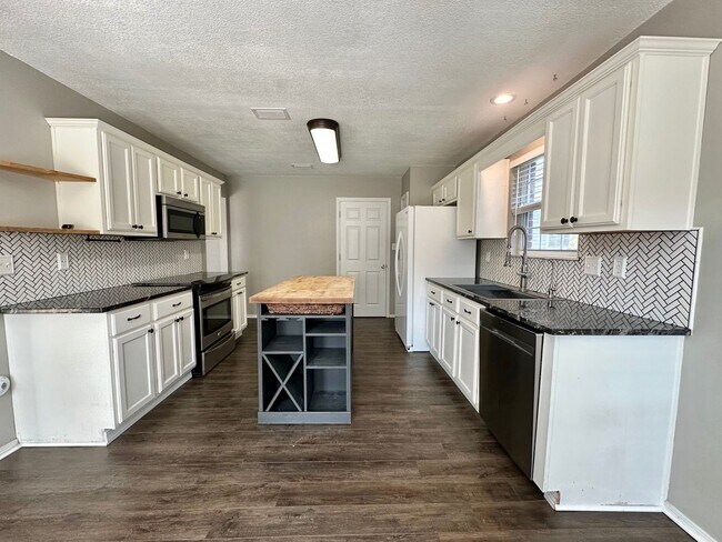 Building Photo - 918 Claeven Cir