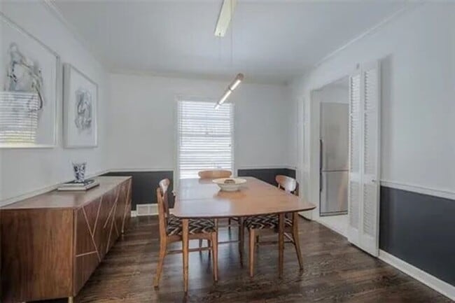 Building Photo - 4100 W 59th St