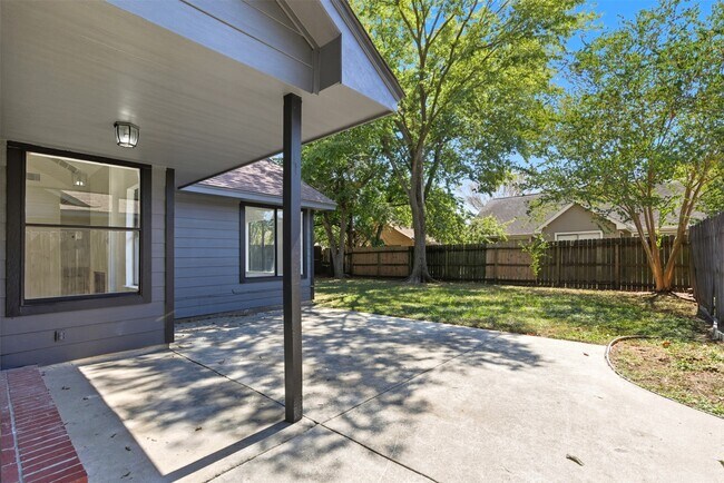 Building Photo - 18511 Headland Dr