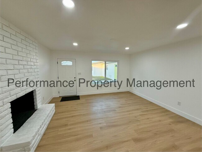 Building Photo - 3401 Squire Ln