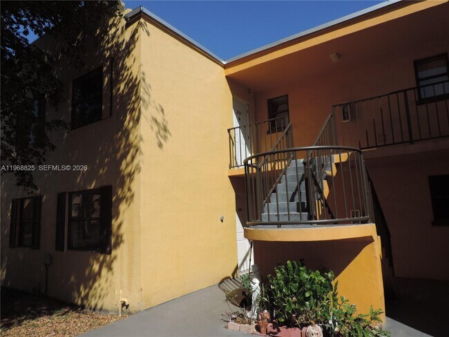 Building Photo - 566 NW 114th Ave