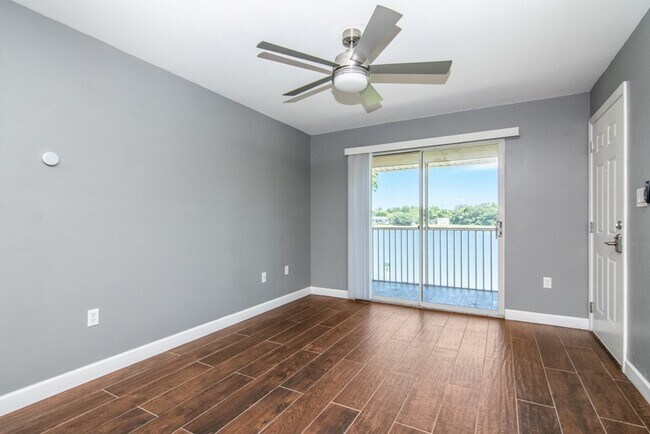 Building Photo - 214 Lake Parsons Grn