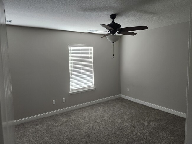 Building Photo - 1220 Cypress Fall Cir