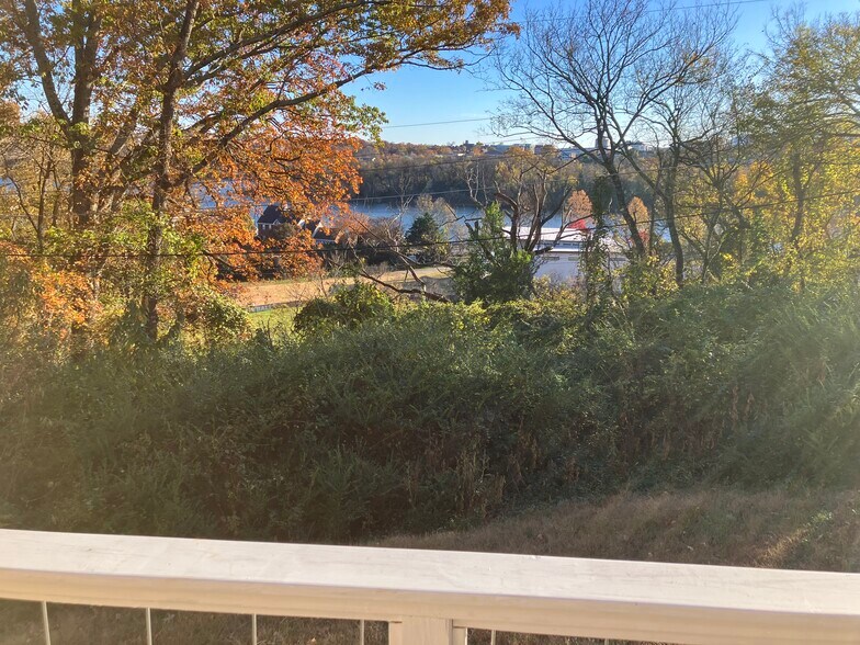 Building Photo - 100 Island Ave