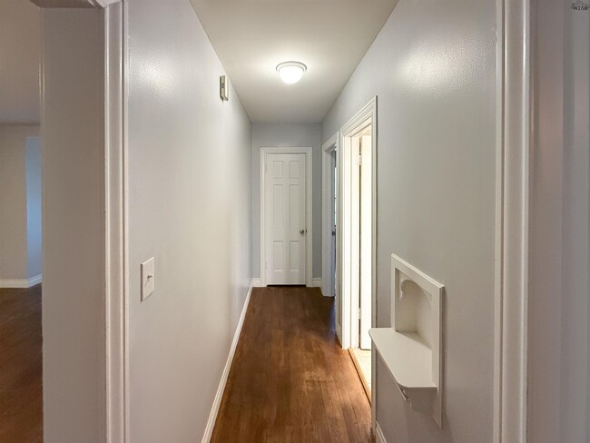 Building Photo - 2214 Piedmont Pl