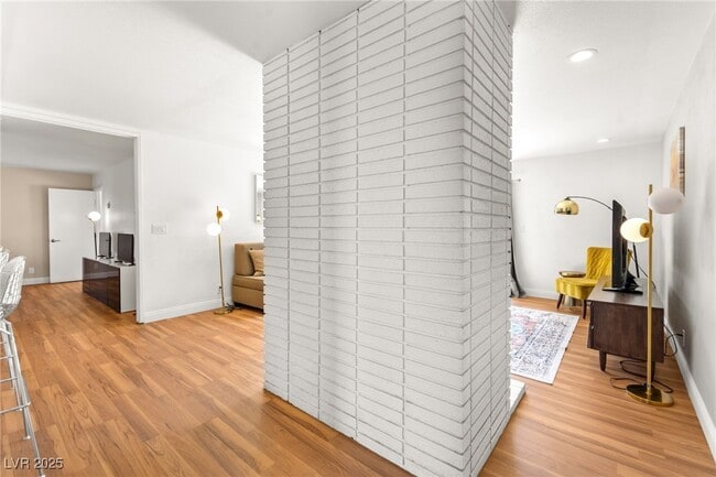 Building Photo - 1531 Commanche Dr