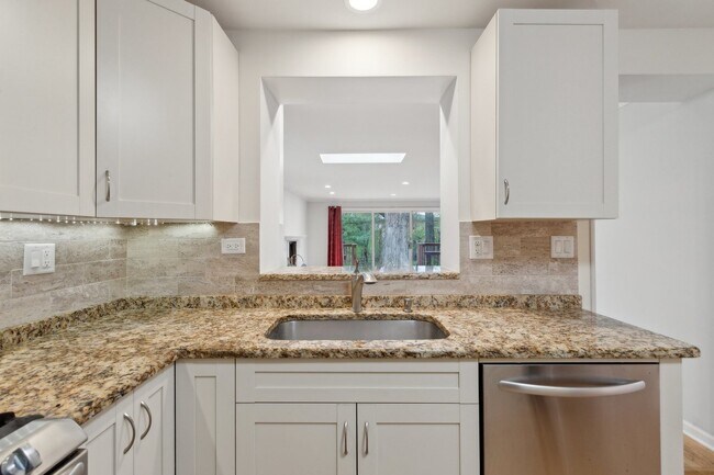 Building Photo - 9225 Karlov Ave